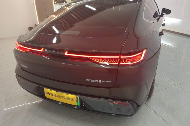 Used Geely Galaxy 8 2025 130km EM-P Starship Edition Rear Right 45 Deg