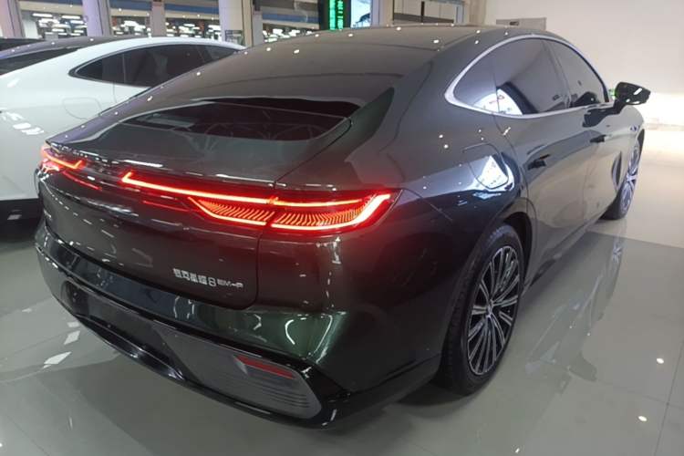 Used Geely Galaxy 8 2025 130km EM-P Starship Edition Rear Right 45 Deg