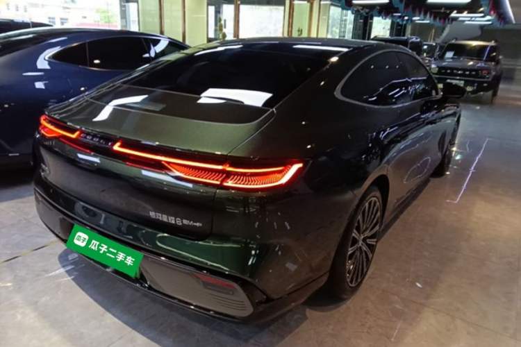 Used Geely Galaxy 8 2025 130km EM-P Starship Edition Rear Right 45 Deg