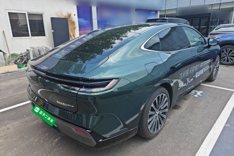 Used Geely Galaxy 8 2025 130km EM-P Starship Edition Rear Right 45 Deg