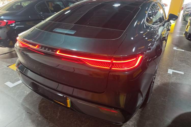 Used Geely Galaxy 8 2025 130km EM-P Starship Edition Rear Right 45 Deg