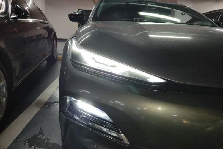 Used Geely Galaxy 8 2025 130km EM-P Starship Edition Right Front Headlight