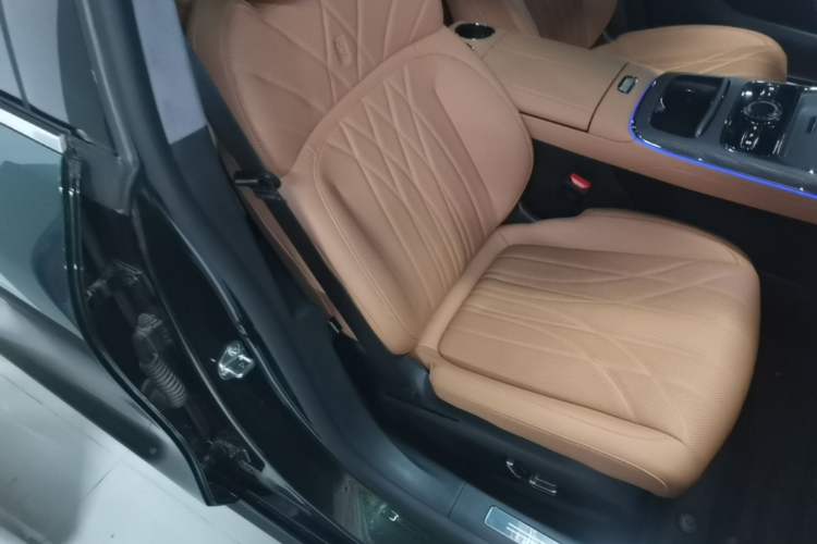 Used Geely Galaxy 8 2025 130km EM-i Flagship Edition Right Front Seat