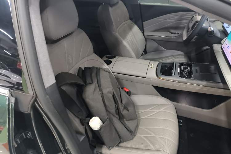Used Geely Galaxy 8 2025 130km EM-P Starship Edition Right Front Seat