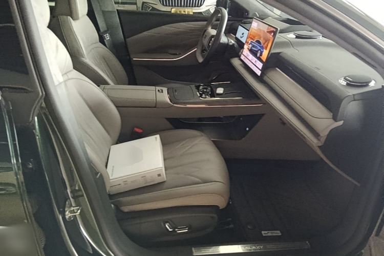 Used Geely Galaxy 8 2025 130km EM-P Starship Edition Right Front Seat