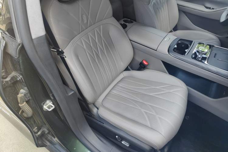 Used Geely Galaxy 8 2025 130km EM-P Starship Edition Right Front Seat