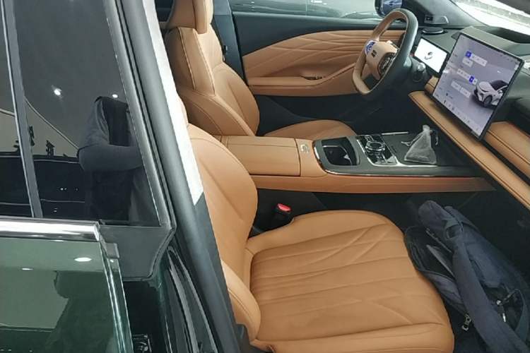 Used Geely Galaxy 8 2025 130km EM-P Starship Edition Right Front Seat
