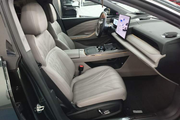 Used Geely Galaxy 8 2025 130km EM-P Starship Edition Right Front Seat