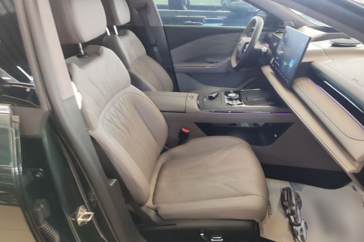 Used Geely Galaxy 8 2025 130km EM-P Starship Edition Right Front Seat
