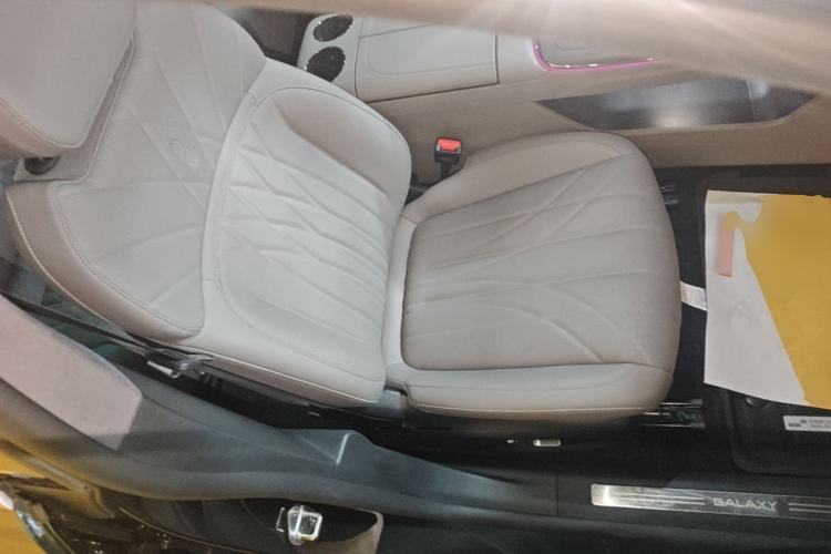 Used Geely Galaxy 8 2025 130km EM-P Starship Edition Right Front Seat