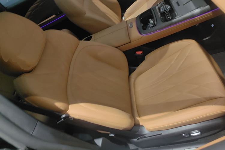 Used Geely Galaxy 8 2025 130km EM-i Deluxe Edition Right Front Seat