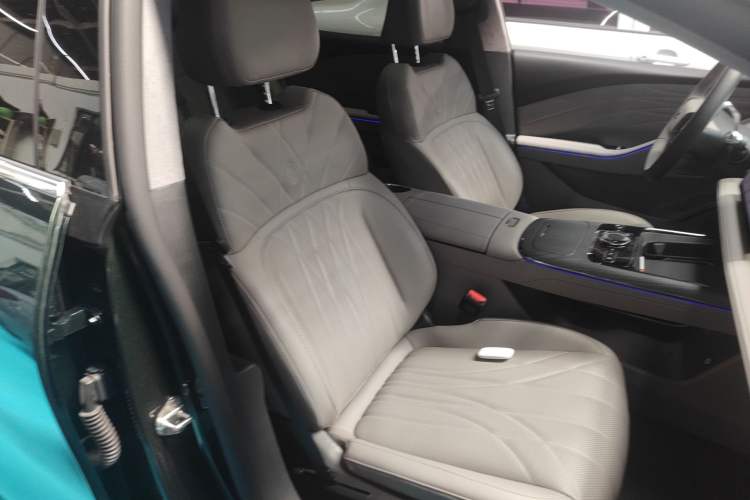 Used Geely Galaxy 8 2025 130km EM-P Starship Edition Right Front Seat