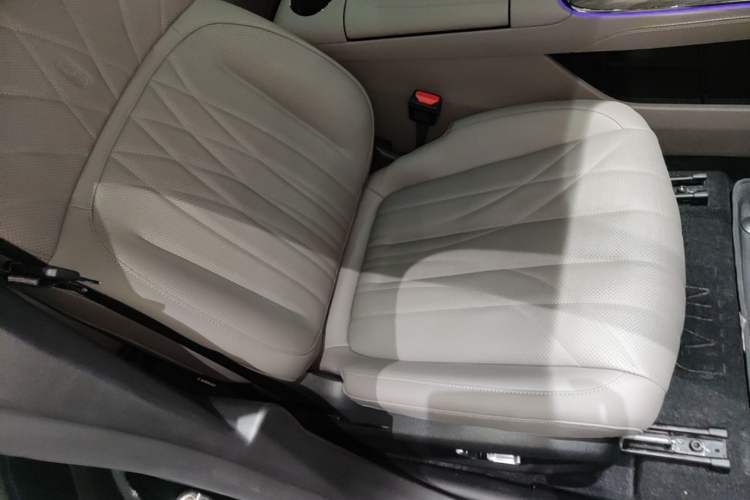Used Geely Galaxy 8 2025 130km EM-i Flagship Edition Right Front Seat