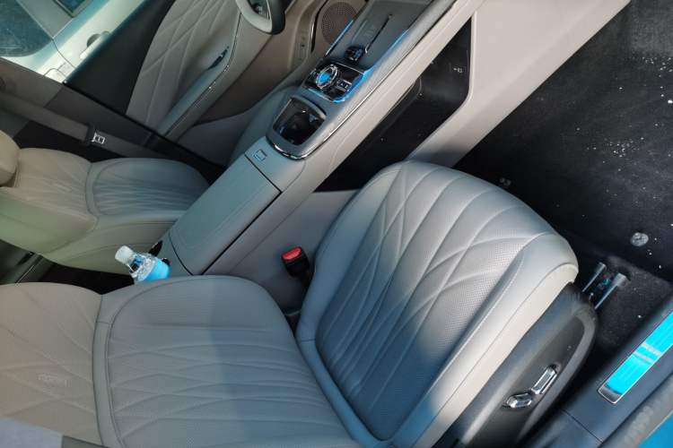 Used Geely Galaxy 8 2025 130km EM-P Starship Edition Right Front Seat