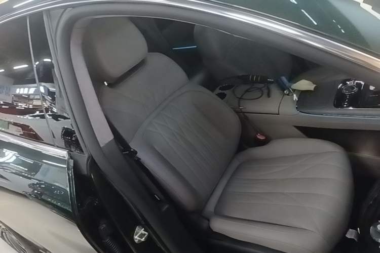 Used Geely Galaxy 8 2025 130km EM-P Starship Edition Right Front Seat
