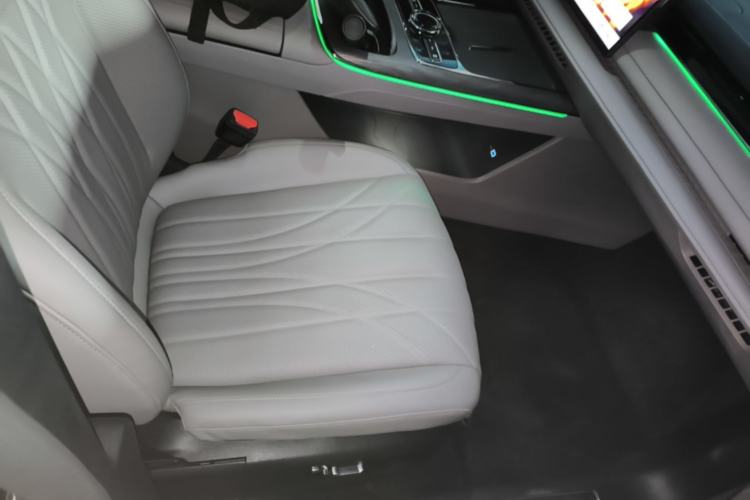 Used Geely Galaxy 8 2025 130km EM-P Starship Edition Right Front Seat