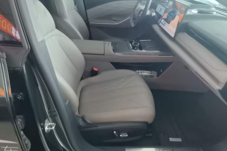 Used Geely Galaxy 8 2025 130km EM-P Starship Edition Right Front Seat