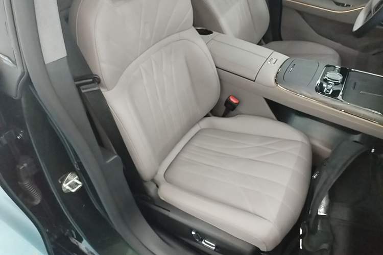 Used Geely Galaxy 8 2025 130km EM-P Starship Edition Right Front Seat