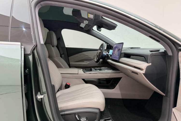 Used Geely Galaxy 8 2025 130km EM-P Starship Edition Right Front Seat