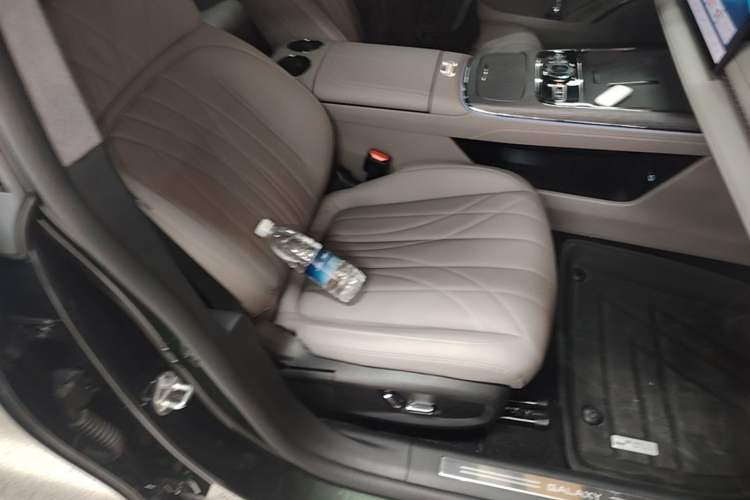 Used Geely Galaxy 8 2025 130km EM-i Flagship Edition Right Front Seat