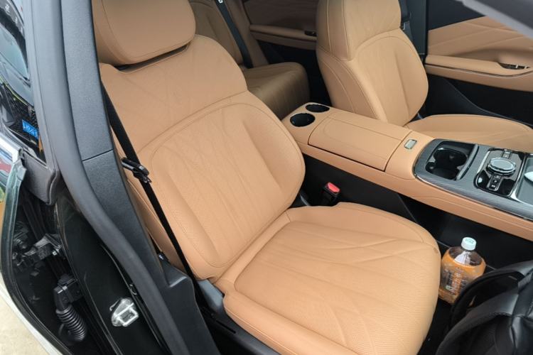 Used Geely Galaxy 8 2025 130km EM-i Deluxe Edition Right Front Seat