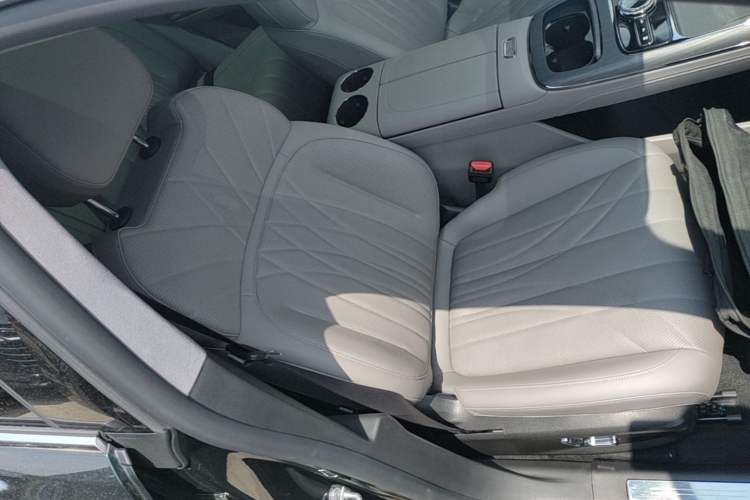 Used Geely Galaxy 8 2025 130km EM-P Starship Edition Right Front Seat