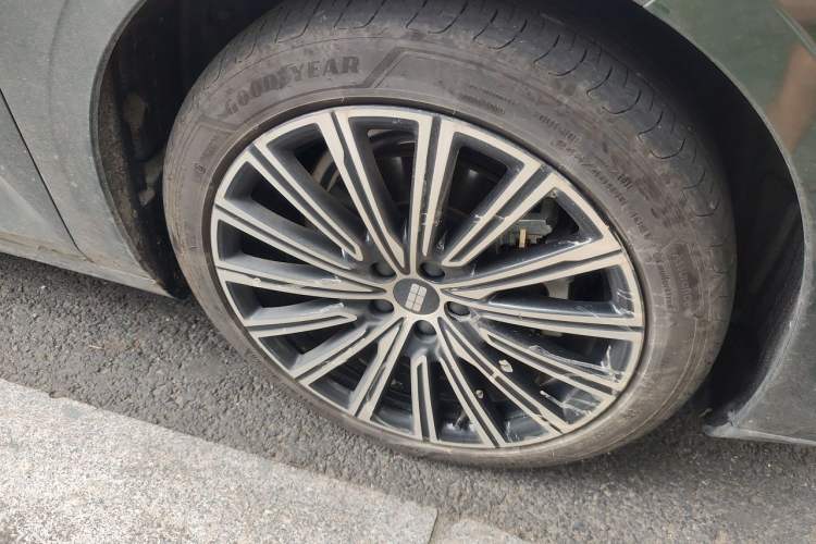 Used Geely Galaxy 8 2025 130km EM-P Starship Edition Right Front Wheel Hub