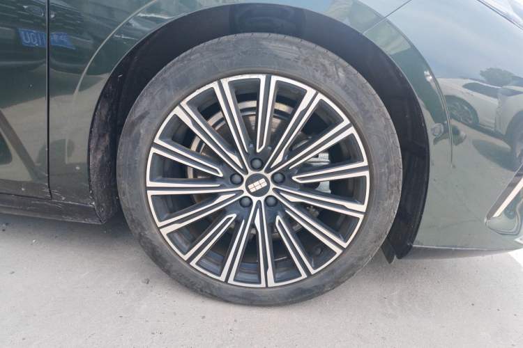 Used Geely Galaxy 8 2025 130km EM-P Starship Edition Right Front Wheel Hub