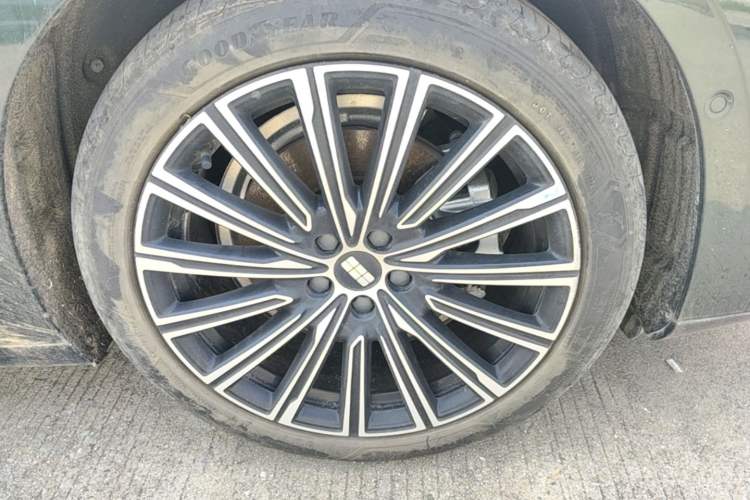 Used Geely Galaxy 8 2025 130km EM-P Starship Edition Right Front Wheel Hub