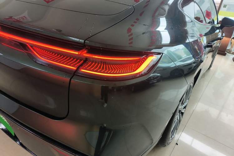 Used Geely Galaxy 8 2025 130km EM-P Starship Edition Right Rear Taillight