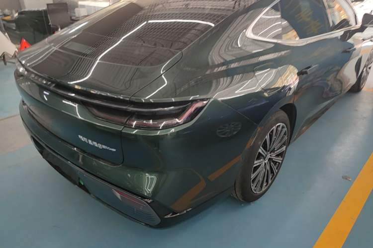 Used Geely Galaxy 8 2025 130km EM-P Starship Edition Right Rear Taillight
