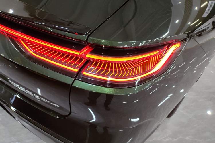 Used Geely Galaxy 8 2025 130km EM-P Starship Edition Right Rear Taillight