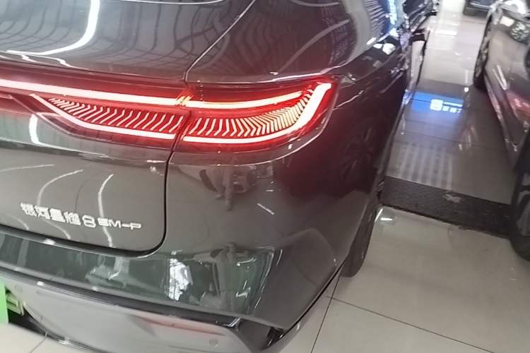 Used Geely Galaxy 8 2025 130km EM-P Starship Edition Right Rear Taillight