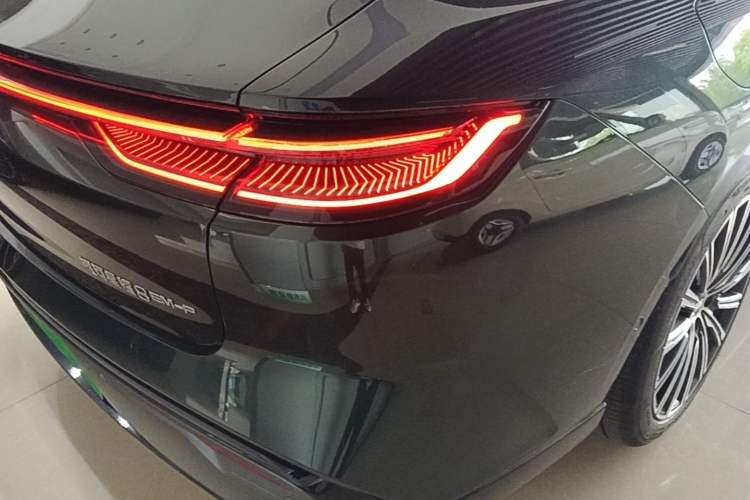 Used Geely Galaxy 8 2025 130km EM-P Starship Edition Right Rear Taillight