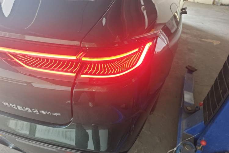 Used Geely Galaxy 8 2025 130km EM-P Starship Edition Right Rear Taillight