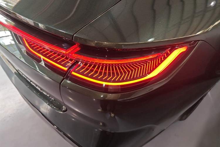 Used Geely Galaxy 8 2025 130km EM-i Flagship Edition Right Rear Taillight