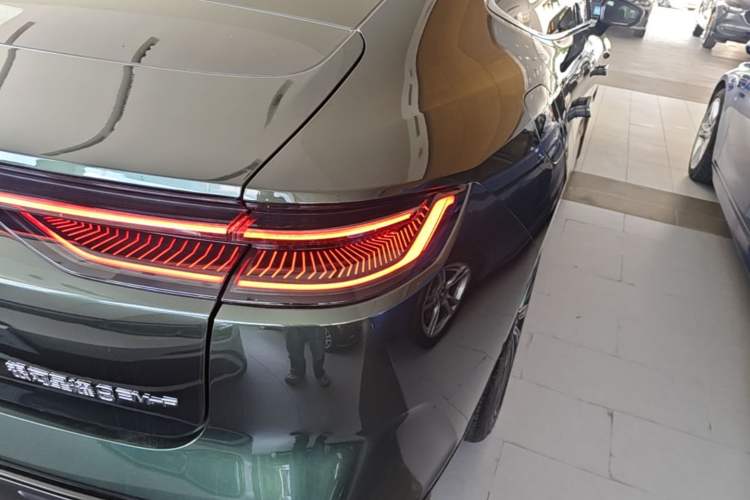 Used Geely Galaxy 8 2025 130km EM-P Starship Edition Right Rear Taillight