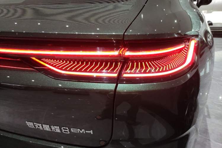 Used Geely Galaxy 8 2025 130km EM-i Flagship Edition Right Rear Taillight