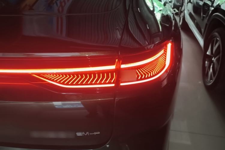 Used Geely Galaxy 8 2025 130km EM-P Starship Edition Right Rear Taillight