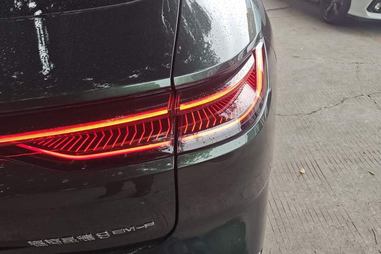 Used Geely Galaxy 8 2025 130km EM-P Starship Edition Right Rear Taillight