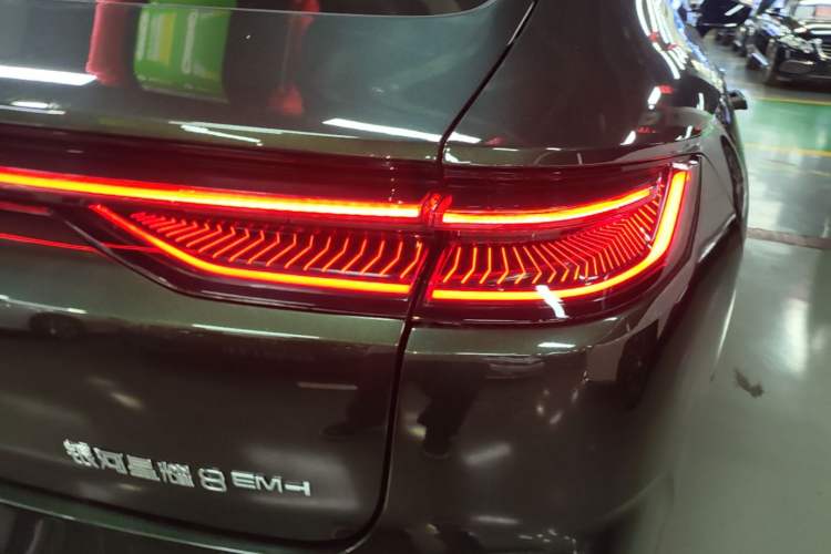 Used Geely Galaxy 8 2025 130km EM-i Deluxe Edition Right Rear Taillight