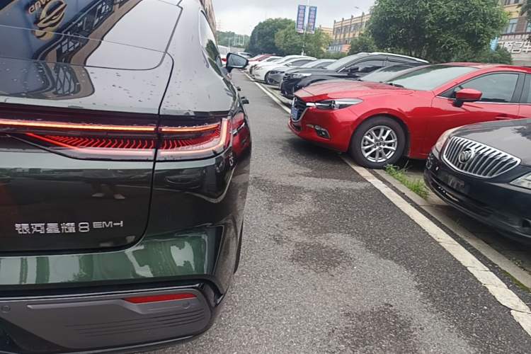 Used Geely Galaxy 8 2025 130km EM-i Flagship Edition Right Rear Taillight