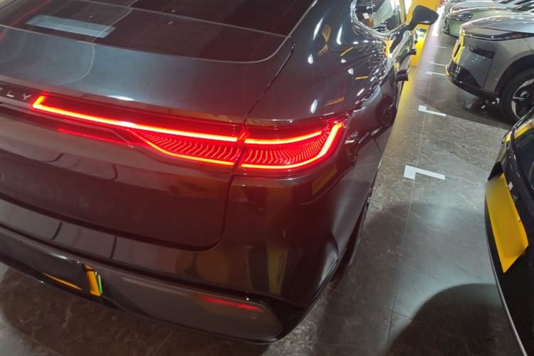 Used Geely Galaxy 8 2025 130km EM-P Starship Edition Right Rear Taillight