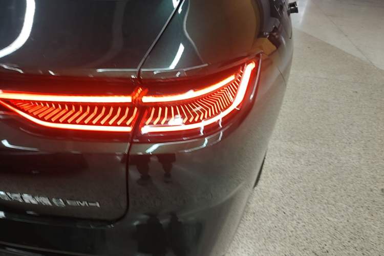 Used Geely Galaxy 8 2025 130km EM-i Flagship Edition Right Rear Taillight