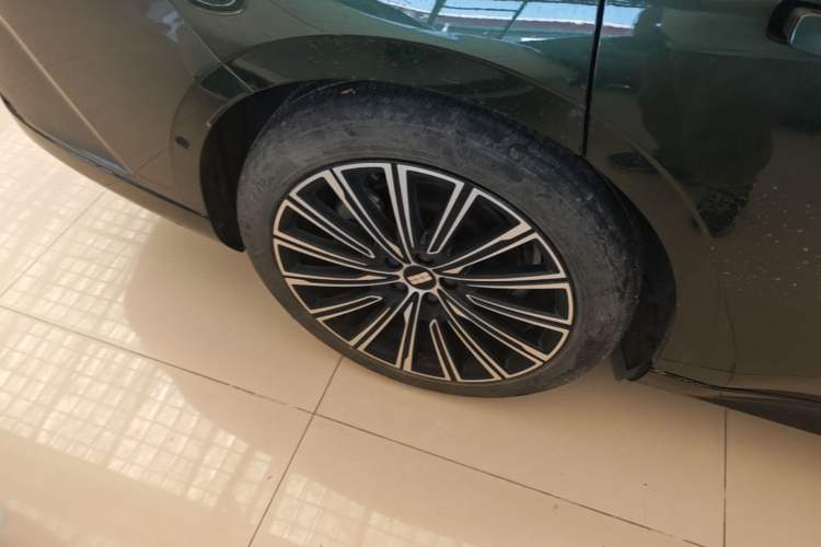 Used Geely Galaxy 8 2025 130km EM-P Starship Edition Right Rear Wheel Hub
