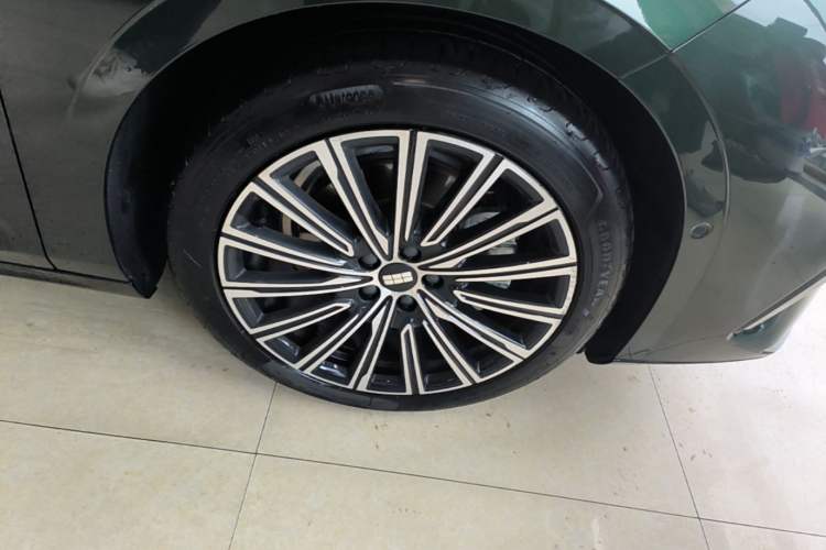 Used Geely Galaxy 8 2025 130km EM-P Starship Edition Right Rear Wheel Hub
