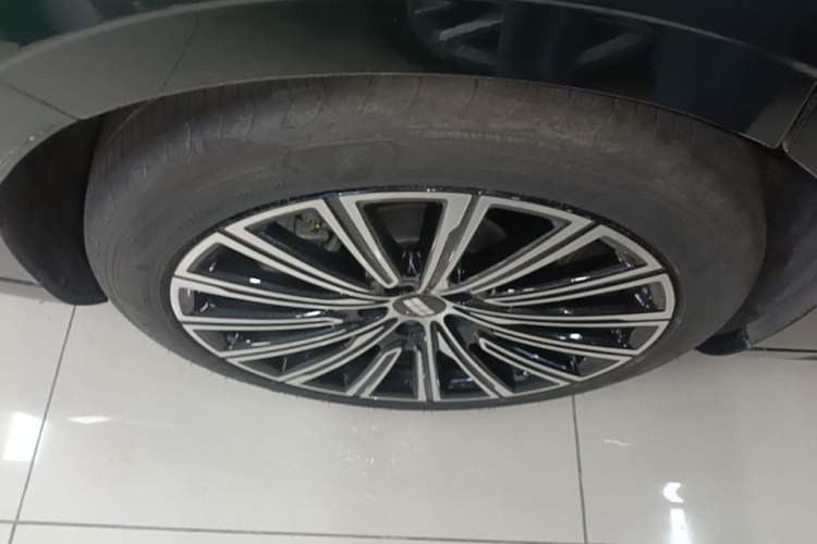 Used Geely Galaxy 8 2025 130km EM-P Starship Edition Right Rear Wheel Hub