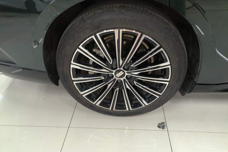 Used Geely Galaxy 8 2025 130km EM-P Starship Edition Right Rear Wheel Hub