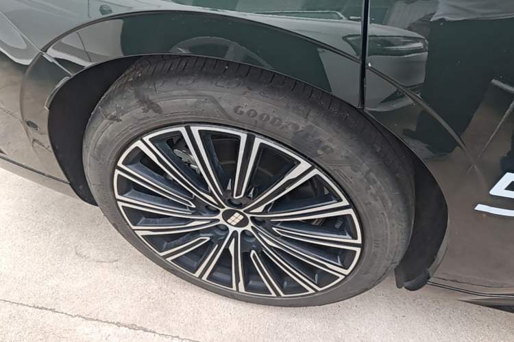 Used Geely Galaxy 8 2025 130km EM-P Starship Edition Right Rear Wheel Hub