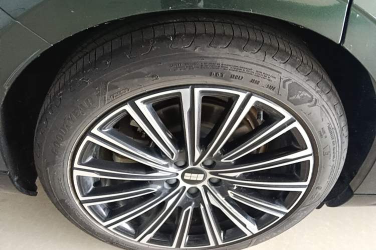 Used Geely Galaxy 8 2025 130km EM-P Starship Edition Right Rear Wheel Hub